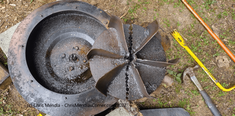 The impeller finally removed from the shaft. 